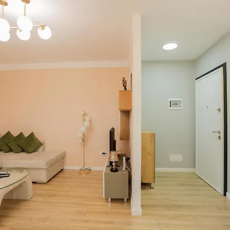 Apartment Miku Apartment-spectacular 1bd At Komuna E Parisit *