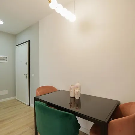 Miku Apartment-spectacular 1bd At Komuna E Parisit *
