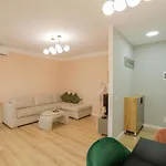 Lejlighed Miku Apartment-spectacular 1bd At Komuna E Parisit *