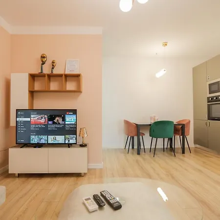 Miku Apartment-spectacular 1bd At Komuna E Parisit Tirana