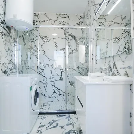 Appartamento Miku Apartment-spectacular 1bd At Komuna E Parisit