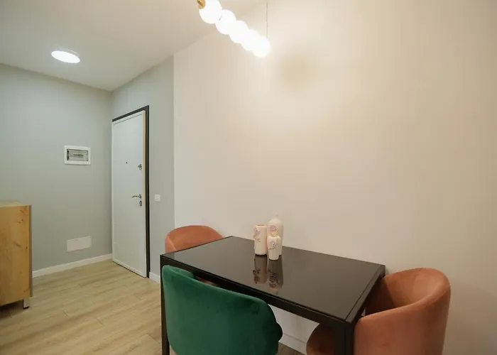 Miku Apartment-spectacular 1bd At Komuna E Parisit *