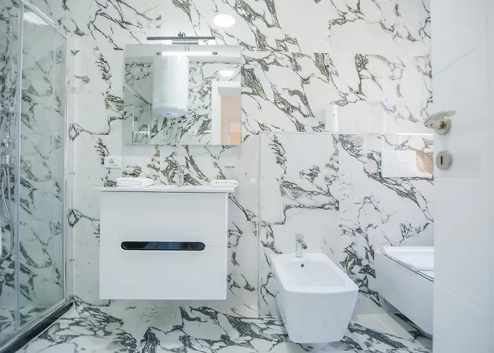 Miku Apartment-spectacular 1bd At Komuna E Parisit Lägenhet Tirana